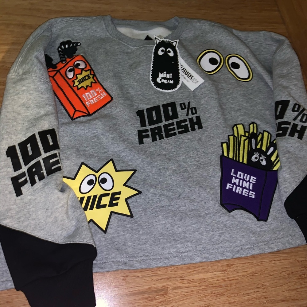 japanese brand mini cream sweatshirt